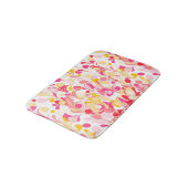 Abstraktes Retro-Marmormuster Rosa Gelb Badematte (Schrägansicht)