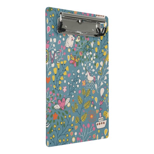 Abstraktes romantisches Muster mit Cartoon Mini Klemmbrett (Schrägansicht)