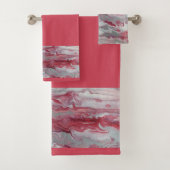 Abstraktes rosa und silbernes Set Handtuch (Insitu)