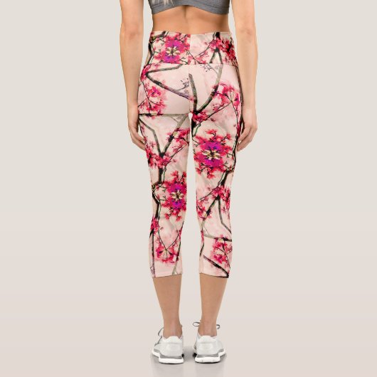 Abstraktes rotes Blumenmuster Nahtloses Muster Capri Leggings (Rückseite)