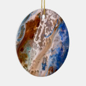 Abstraktes Sandstrandmuster mit Schaumwasser Keramikornament (Rechts)