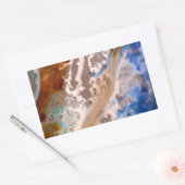 Abstraktes Sandstrandmuster mit Schaumwasser Rechteckiger Aufkleber (Umschlag)