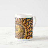 Abstraktes Schwarz-Gold-Spiral-Fraktal Porzellantasse (Vorderseite Rechts)