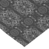 Abstraktes Schwarz und Grau Mittelgroßer Tischläufer (Ecke)