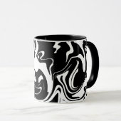 Abstraktes Schwarz-Weiß-Fluid-Muster Tasse (VorderseiteRechts)