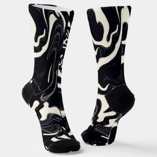 Abstraktes Schwarz-Weiß-Kunstdesign auf Socken