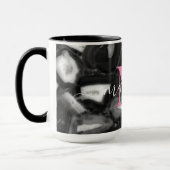 Abstraktes Schwarz-weißes Agating Geode Monogramm Tasse (Links)