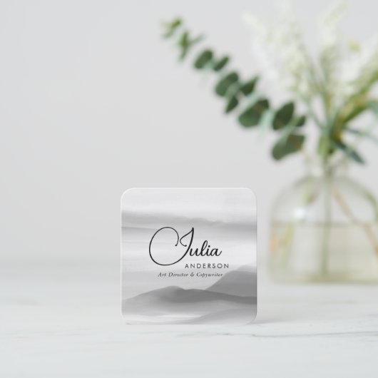 Abstraktes Script in Schwarz und Weiß Quadratische Visitenkarte (Stehend Vorderseite)