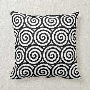 Abstraktes Spiralgeometrisches Muster in Schwarz & Kissen