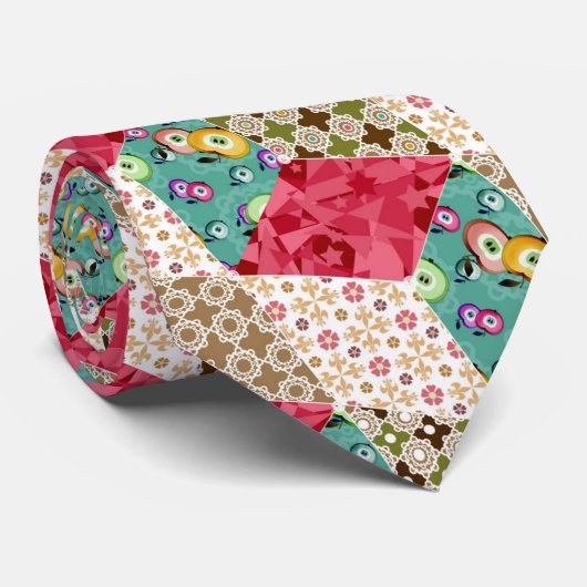 Abstraktes Stechwork-Quilt Krawatte (Gerollt)