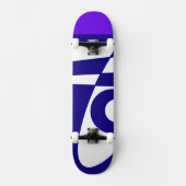 Abstraktes Surfen - Lila Navy Blau Skateboard (Vorderseite)