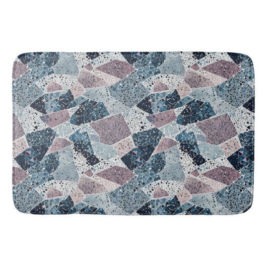 Abstraktes Terrazzo-Design von Blau und Mauve Badematte (Vorderseite)