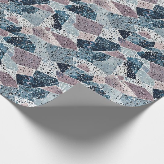Abstraktes Terrazzo-Design von Blau und Mauve Geschenkpapier (Ecke)