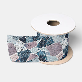 Abstraktes Terrazzo-Design von Blau und Mauve Satinband