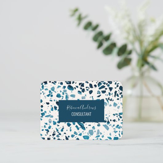 Abstraktes Terrazzo Mosaic Navy & Light Blue Muste Visitenkarte (Stehend Vorderseite)