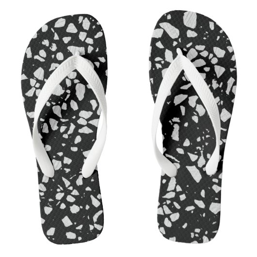 Abstraktes Terrazzo Mosaik Schwarz-Weiß-Muster Badesandalen (Fußbett)