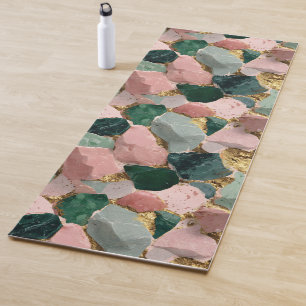 Abstraktes Terrazzo-Muster mit Goldakzenten Yogamatte