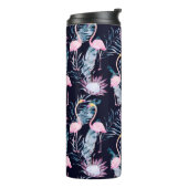 Abstraktes tropisches Muster mit Flamingo, Protea, Thermosbecher (Nach links gedreht)
