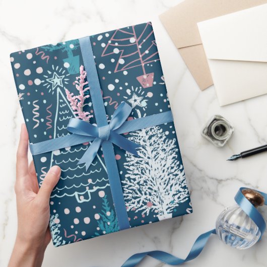 Abstraktes Weihnachtsbaummuster Geschenkpapier (Schenken)