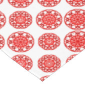 Abstraktes Wintermuster, gemütlich, weiß und rot - Tischdecke (Schrägansicht)