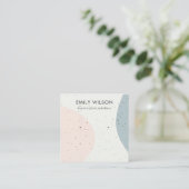 ABSTRCT KERAMIK BLUSH GRAY STUD EARRING DISPLAY QUADRATISCHE VISITENKARTE (Stehend Vorderseite)