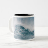 Absturz der Blauen Welle, Maui, Hawaii, USA 3 Zweifarbige Tasse (Vorderseite Links)