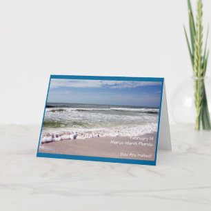 Abstürze von Wellen am Sandy Beach Einladung