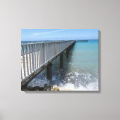 Abstürzen von Wellen auf Wharf-Design Leinwanddruck (Vorderseite)