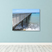 Abstürzen von Wellen auf Wharf-Design Leinwanddruck (Insitu (Holzboden))