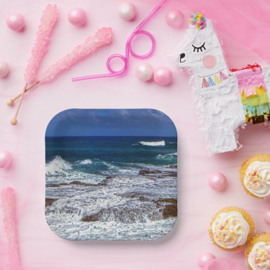 Absturzwellen auf der Rockpapierplatte Pappteller (Party)