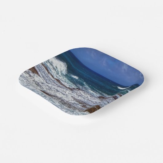 Absturzwellen auf der Rockpapierplatte Pappteller (Gewinkelt)