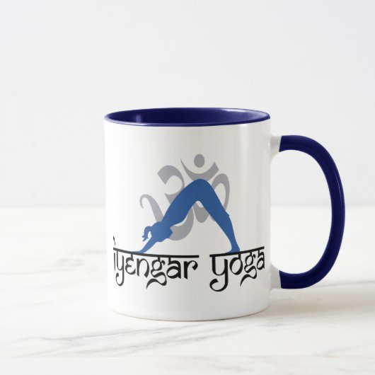 Abwärtsgerichtetes HundIyengar Yoga Tasse (Rechts)