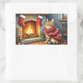 Abyssinian Cat Sitting by Fireplace with Christmas Rechteckiger Aufkleber (Tasche)