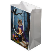 Abyssinian Cat Whimsical Halloween Malerei Mittlere Geschenktüte (Rückseite Schrägansicht)