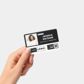 Abzeichen für Schwarze Mitarbeiternamen mit Logo u Ausweis (Handheld)