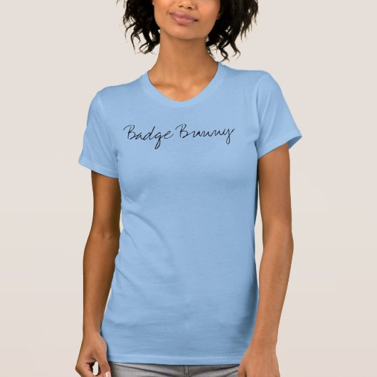 Abzeichen-Häschen T-Shirt (Vorderseite)