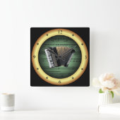 Accordion auf Sheet Music~Green on Gold Background Quadratische Wanduhr (Zuhause)