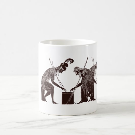 Achilles und Ajax spielen Würfel Kaffeetasse (Mittel)