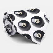 ACHT BALL-KRAWATTE! Ein gewinnender Ball und eine Krawatte (Gerollt)