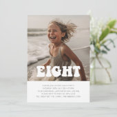 Acht - Groovy Foto zum Geburtstag Einladung (Stehend Vorderseite)