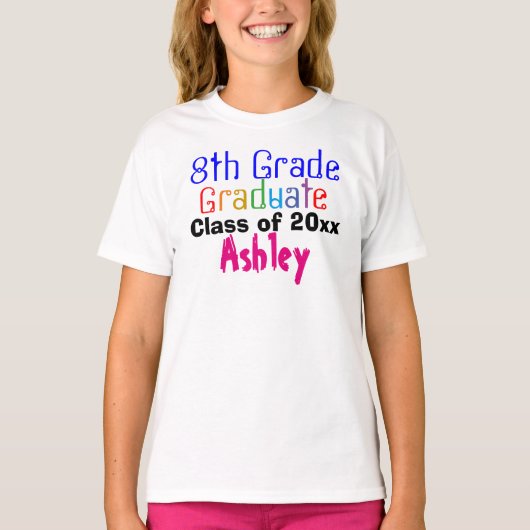 Achte Grade Graduate Colorful Name Girls T-Shirt (Vorderseite)