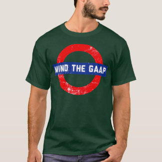 Achten Sie auf den lustigen Buchhalter T-Shirt