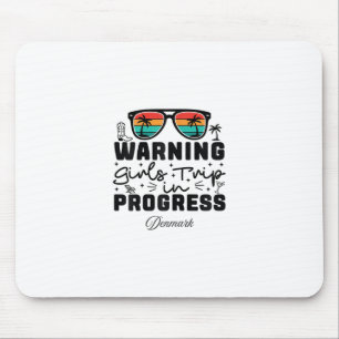 Achtung Mädchen-Trip im Gange Urlaub Dänemark Mousepad
