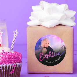 Achtzehn 18. Geburtstag Foto lila rosa schwarz Runder Aufkleber