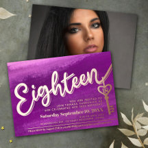 Achtzehn Skriptschlüssel 18. Geburtstag lila Rose 