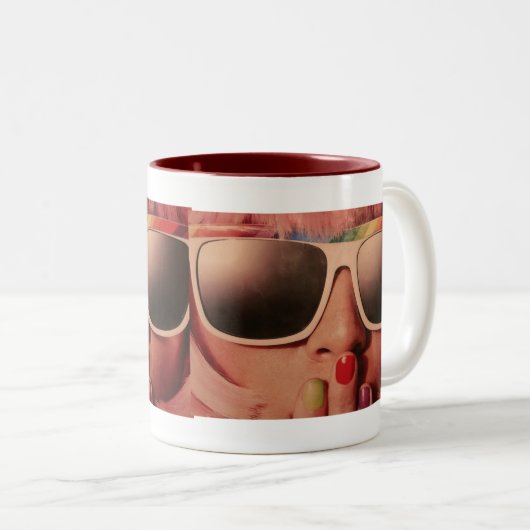 Achtziges Retro-Modemädchen Zweifarbige Tasse (VorderseiteRechts)
