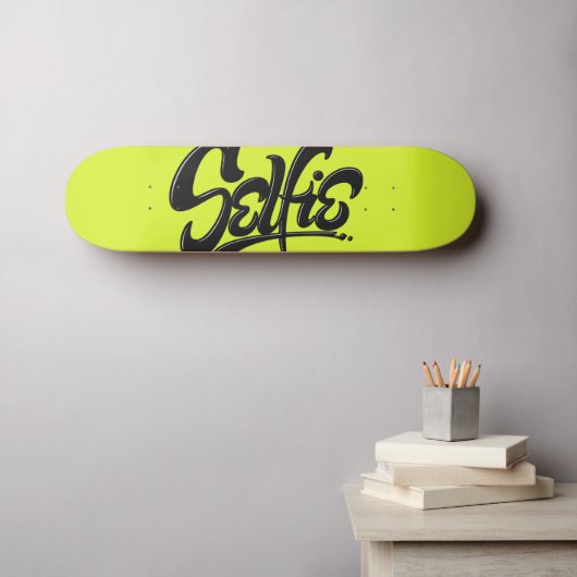 Acid Green Graffiti Selfie Street Art Letting Skateboard (Wandkunst (Horz))