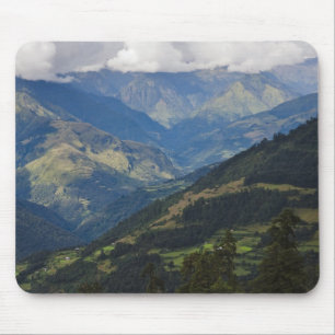 Ackerland und Dorf im Himalaya Mousepad