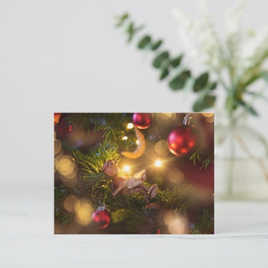 Acorn elf lesen Buch über Weihnachtsbaum Postkarte (Stehend Vorderseite)