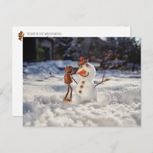 Acorn Elf macht einen Schneemann Winterpostkarte Postkarte (Vorne/Hinten)